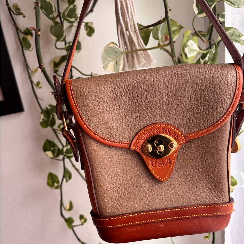 VTG Dooney & Bourke Crossbody Bag